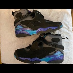 Air Jordan 8, lightly worn size 5.5 boys